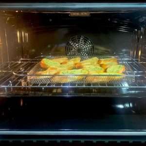 Air Fryer Basket Image 01 OMF9042X March2024